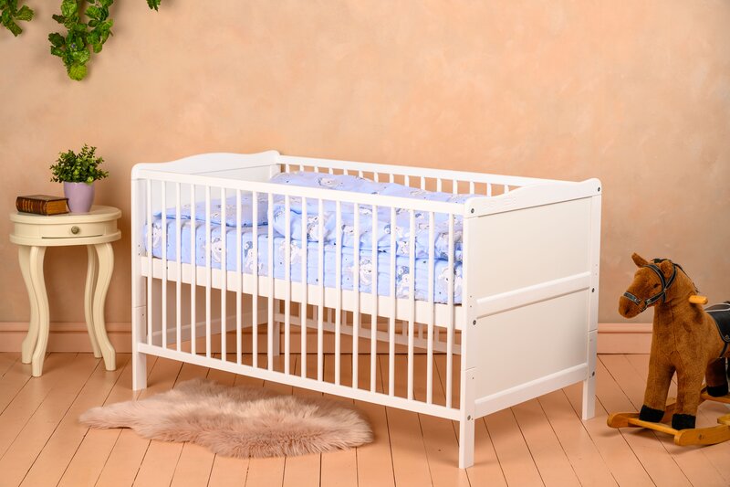 BabyNeeds - Patut din lemn Nadia transformabil pentru bebe si junior